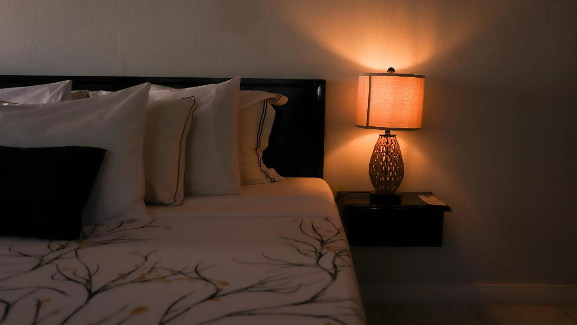 Paradise On The Rocks Hotel Negril
