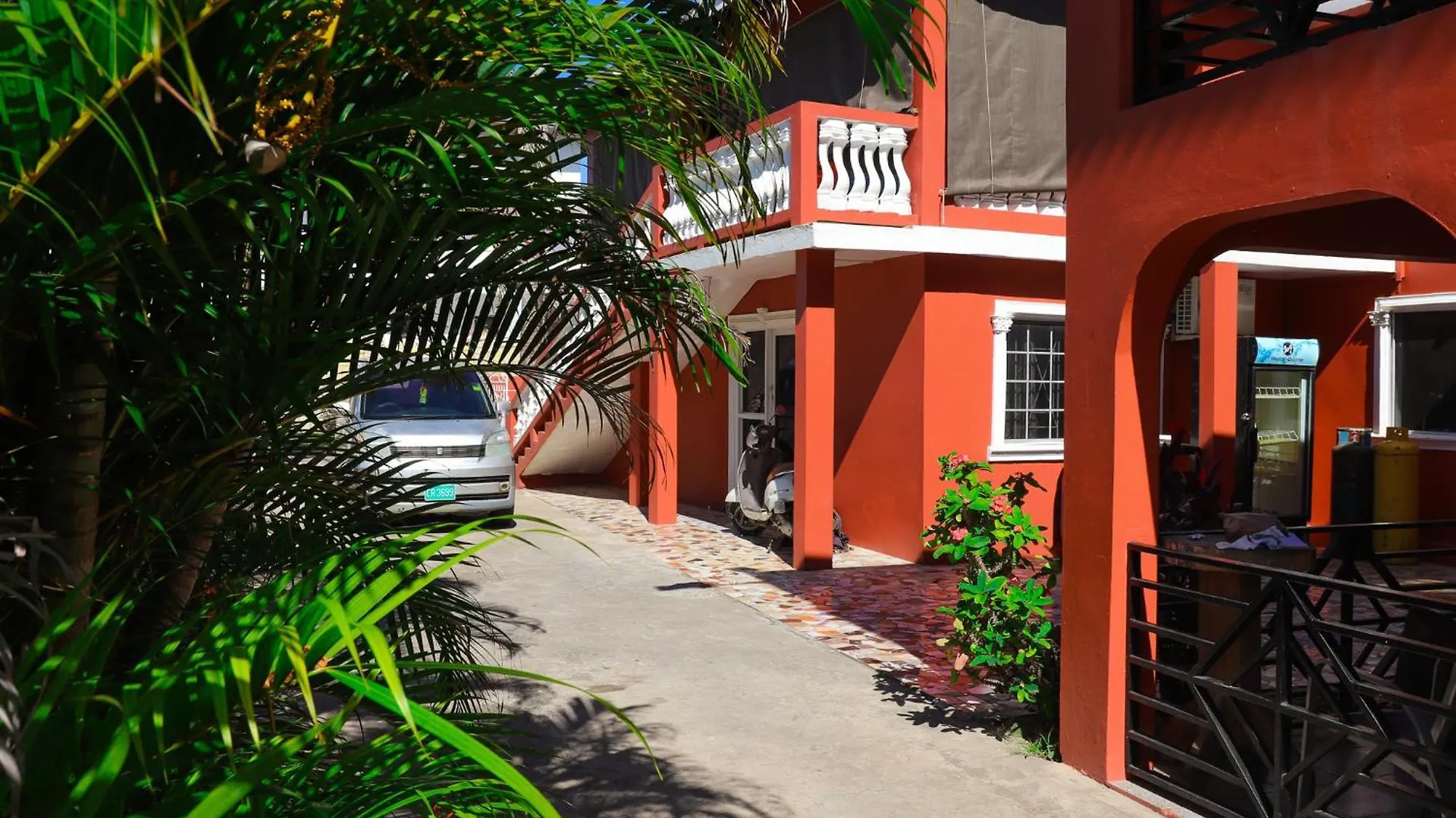 Paradise On The Rocks Hotel Negril