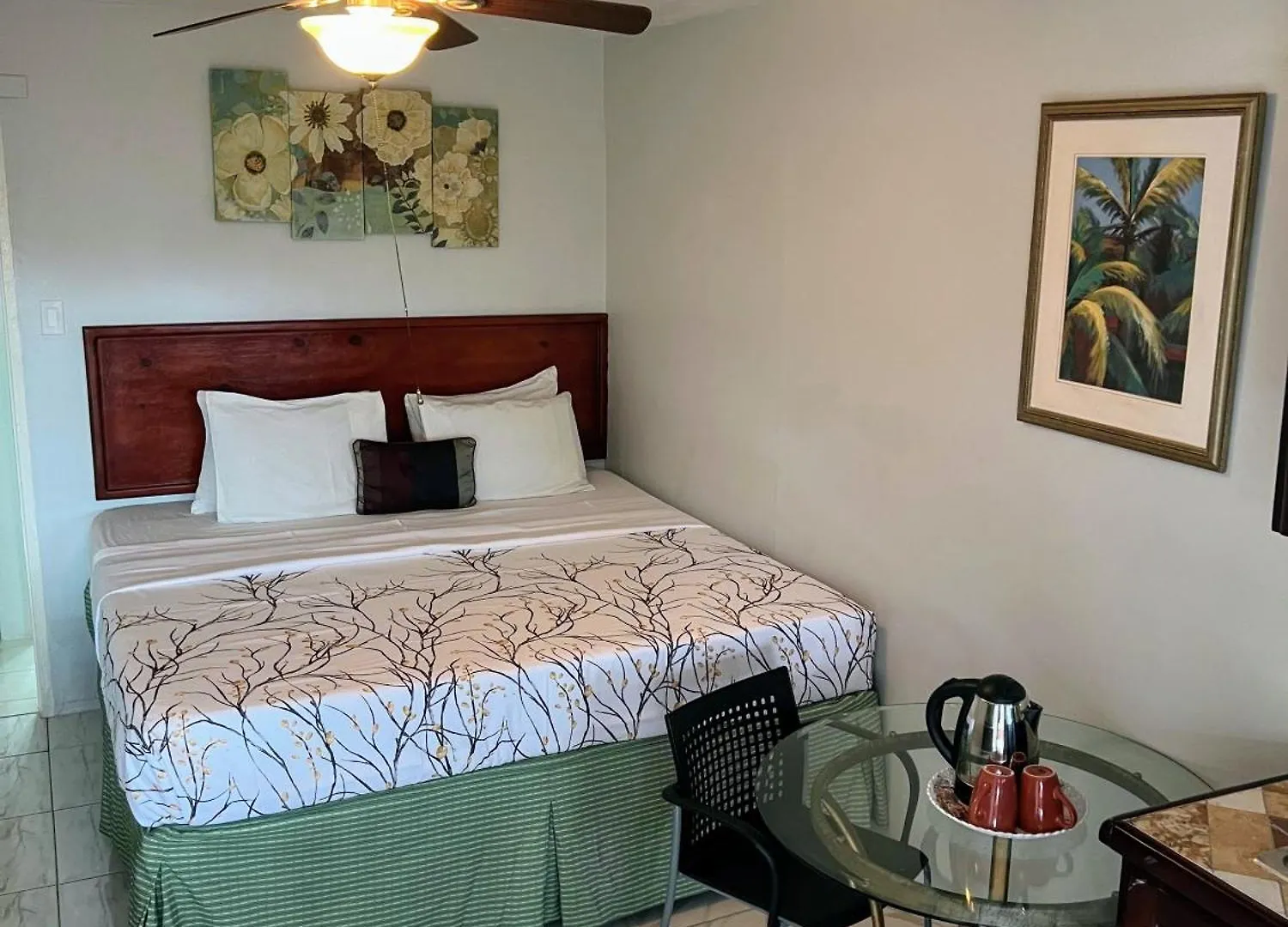 Paradise On The Rocks Hotel Negril