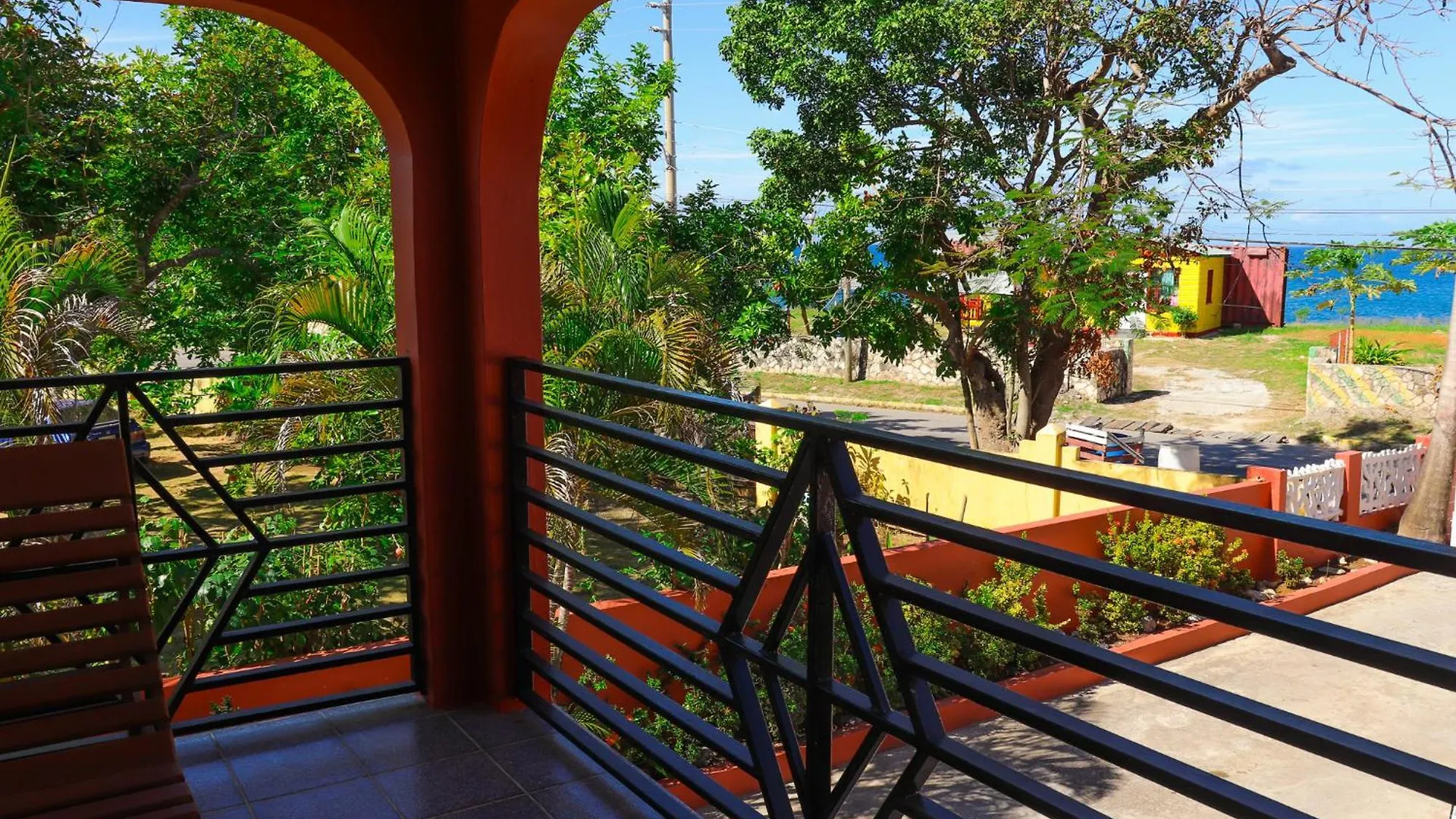Paradise On The Rocks Hotel Negril