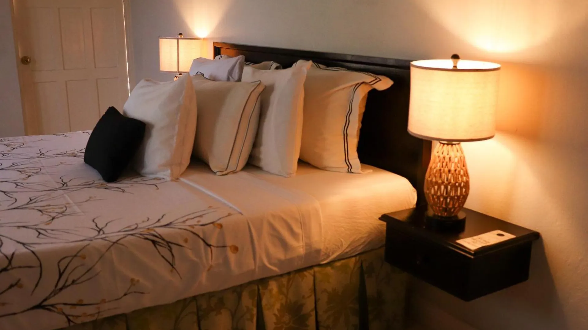 Paradise On The Rocks Hotel Negril