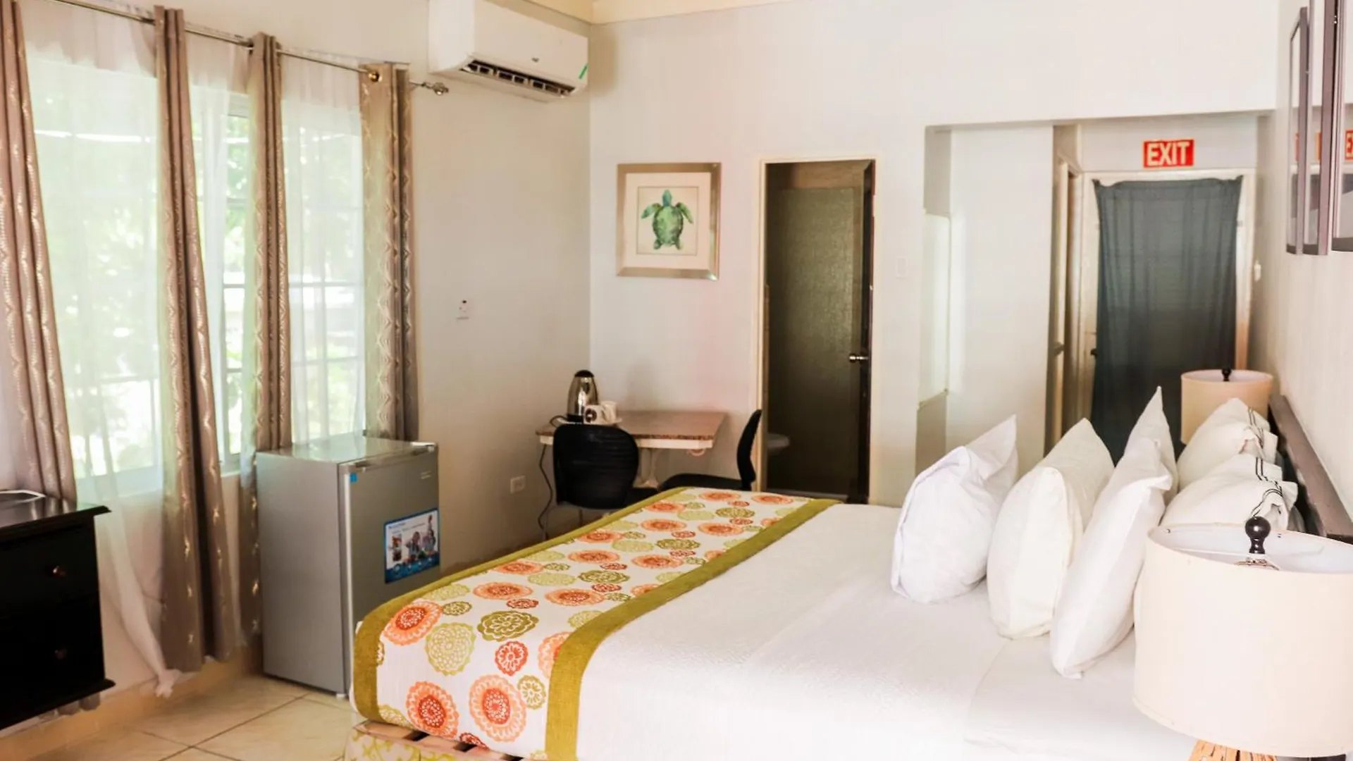 Paradise On The Rocks Hotel Negril