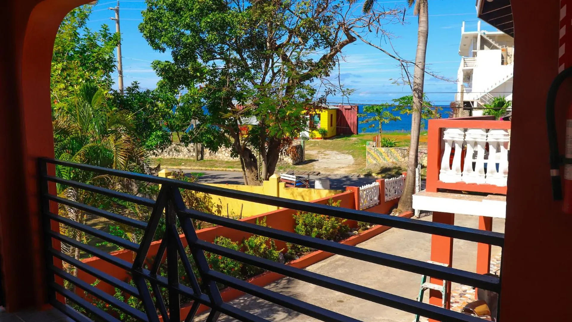 Paradise On The Rocks Hotel Negril