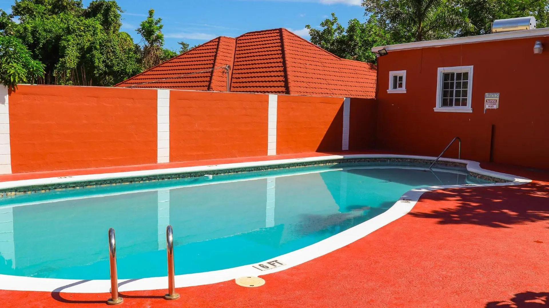 Paradise On The Rocks Hotel Negril